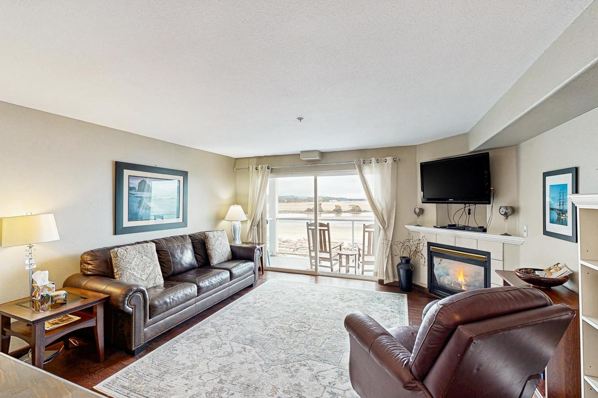 Waters Edge Apartment Salishan Beach Ruang foto